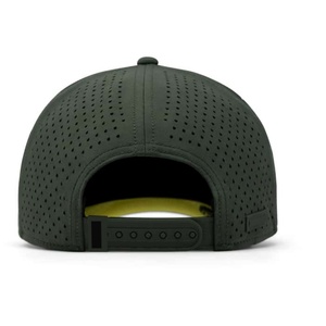 หมวกแก๊ปตาข่ายแบบกำหนดเอง OEM พร้อมโลโก้ 5 แผง ปีกโค้งเล็กน้อย แบบ Snapback ป้ายยางกันน้ำ หมวกกอล์ฟ - Product Image 4