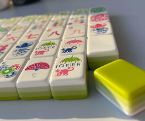 Jeu de Mahjong en PVC Écologique Style Américain Moderne QiXi, Motif Floral Vert Pâle, Tuiles Durables, Idéal pour Fêtes Familiales et Jeux de <span class=keywords><strong>Poker</strong></span> - Product Image 5