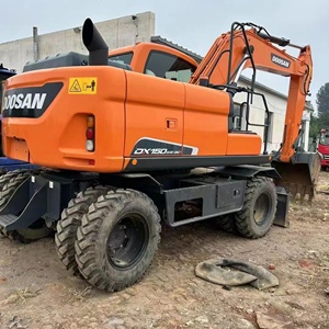 Excavatrice sur roues Doosan DX150WE-9C, couleur noire, équipement de construction, avec roulement Airman, godet de 1,15 m, moteur et engrenages - Product Image 1