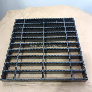 Grille de drainage <span class=keywords><strong>en</strong></span> acier galvanisé durable anti-corrosion pour passerelles industrielles et drainage des sols d'usine - Product Image 1