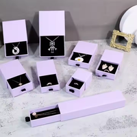 Nouveau logo personnalisé boîte à bijoux bague boucles d'oreilles bracelet collier boîte d'emballage de bijoux boîte de papier d'emballage en carton rigide pour bouteille