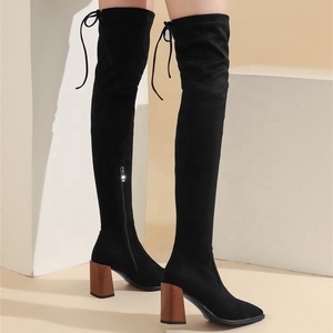 Botas altas de tacón grueso y cuadrado para mujer, ajustadas, con cremallera lateral, parte superior de PU, por encima de la rodilla - Product Image 2