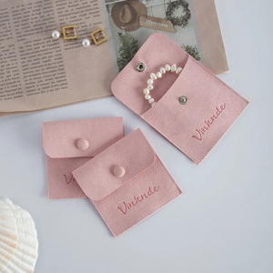 Bolsa de Joyería de Microfibra de Gamuza Rosa de 8*8cm, Embalaje de Lujo Personalizado Tipo Sobre con Botón para Regalos - Product Image 4