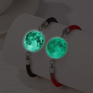 2 Pçs/set Brilhante Sol Lua Casais Pingente Luminosa Pulseira para As Mulheres Amante Corda Vermelha Charme Amizade Namorada Partido Jóias - Product Image 2