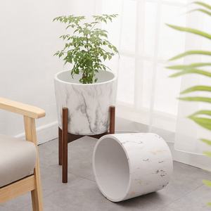 Pot de fleurs en céramique, motif de marbre, pot de fleurs de grande taille avec support en bois, style moderne nordique - Product Image 2