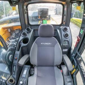 Excavatrice sur chenilles Hyundai HX305L d'occasion, 31 tonnes, moteur Cummins B7 d'origine, godet de 1,63 m³, pelleuse robuste - Product Image 5