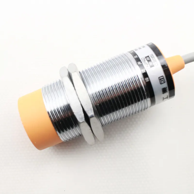 QBM-F-NK15T sensor sakelar kedekatan induktif M30 10mm atau 15mm atau 20mm 2/3/4 berkabel PNP NPN IP67 QBM-F-NK20T QB-F-NK10TNK