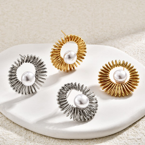 Flower Stud <b>Earrings</b> Faux <b>Pearl</b> Round <b>White</b> Zinc Alloy Bezel Setting Women's Everyday Wear - Product Image 1