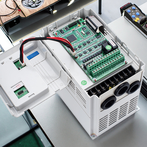 Convertisseur de fréquence NVF2G triphasé 220V/380V 3.7/7.5/15/22KW TS4 pour application moteur - Product Image 3