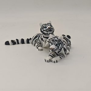 Figura Impresa en 3D con Tecnología de Impresión por Puntos (POV), Material PLA, Diseño Personalizado, Modelo de Impresión Plástica Multicolor - Product Image 3