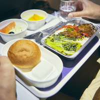 Conteneur en aluminium de qualité supérieure de 500 ml, 175*100*40 mm, jetable, pour l'emballage alimentaire, avec couvercle, en aluminium aviation blanc enduit