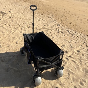Carrito de Playa con <span class=keywords><strong>Ruedas</strong></span> Grandes para Arena - Carrito Utilitario con Estructura de Acero Todoterreno con Neumáticos de 9 Pulgadas, Diseño Plegable y Compacto - Product Image 1