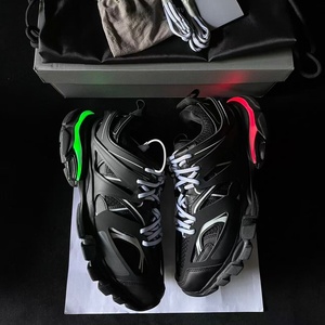 Zapatos casuales de hombre de malla transpirable con cordones, de marca de diseñador y alta calidad, con amortiguación LED para correr. - Product Image 1