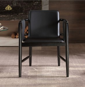 <span class=keywords><strong>Chaise</strong></span> de <span class=keywords><strong>salle</strong></span> <span class=keywords><strong>à</strong></span> <span class=keywords><strong>manger</strong></span> moderne de luxe léger avec pieds <span class=keywords><strong>en</strong></span> métal doré et assise <span class=keywords><strong>en</strong></span> <span class=keywords><strong>cuir</strong></span> rembourrée, <span class=keywords><strong>chaise</strong></span> d'appoint pour villa, appartement, mobilier de <span class=keywords><strong>salle</strong></span> <span class=keywords><strong>à</strong></span> <span class=keywords><strong>manger</strong></span> - Product Image 5