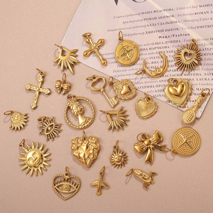 Explosión Celestial |   Charm de Acero Inoxidable Chapado en Oro PVD de 18K para la Creación de Joyería DIY |   Colgante de Sol, Luna, Estrellas, Cruz y Ojo Turco - Product Image 2