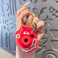Porte-clés Ours Fraise Anime, Pendentif de Sac Mignon avec Bouton Projecteur, Porte-clés Caméra Jouet de Dessin Animé de Qualité Care Bear