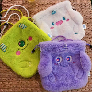 حقيبة كروس بتصميم كاواي منفوش ورباط سحب، حقيبة يد محمولة، لعبة قطيفة صغيرة، ملمس مريح، تصميم كرتوني عصري على شكل وحش بعيون كبيرة - Product Image 1