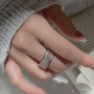 Anillo Hexagonal de Plata Pura S925 con Diseño de Estrella Cepillada, Incrustaciones Talladas, Estilo Medieval, Simple, Moderno, de Cara Ancha y Abierto - Product Image 2