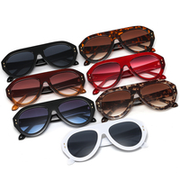 NWOGLSS 366 Lunettes de soleil tendance pour femmes, nouvelle arrivée 2022, dernières tendances, blanc rouge PC