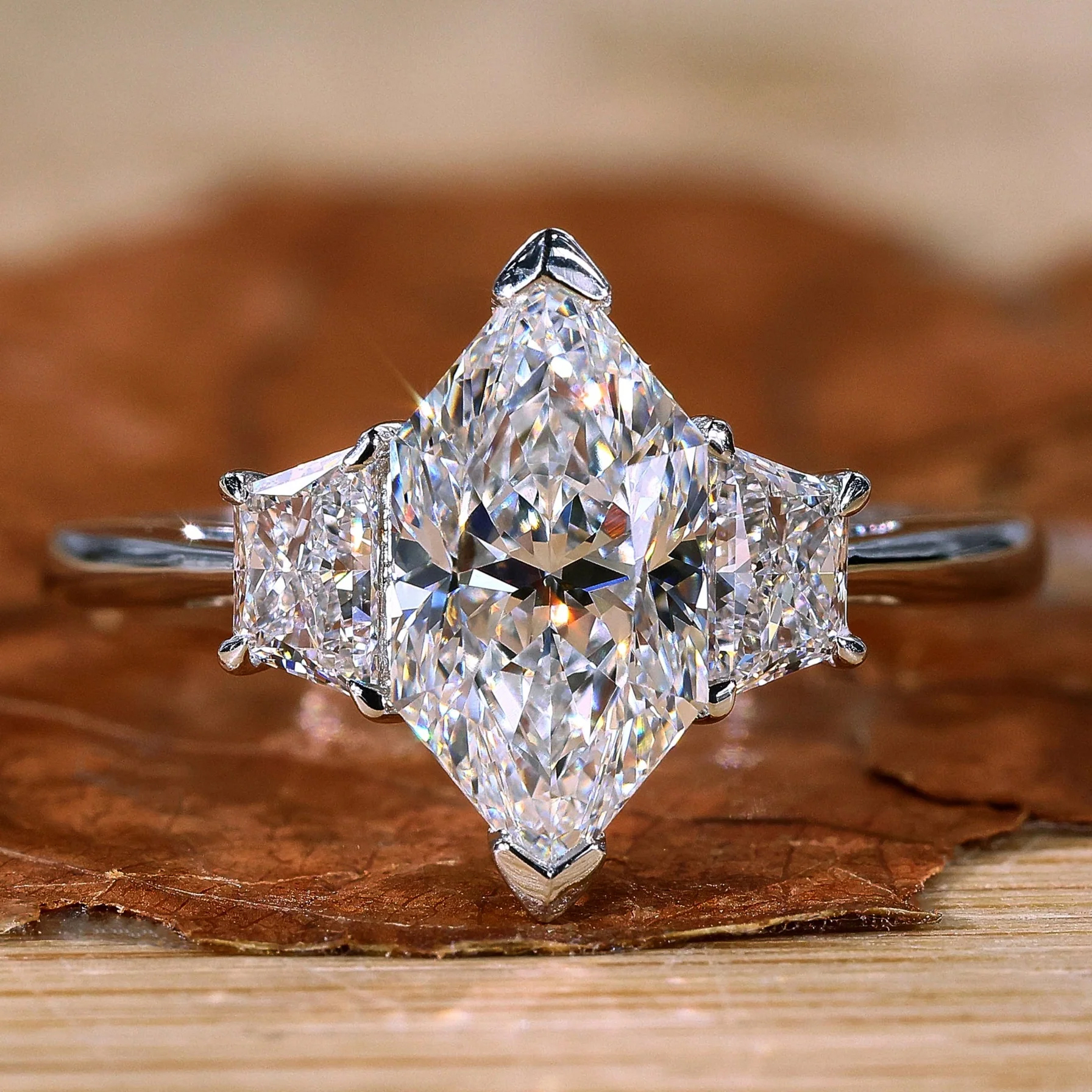Prismatic cut ring