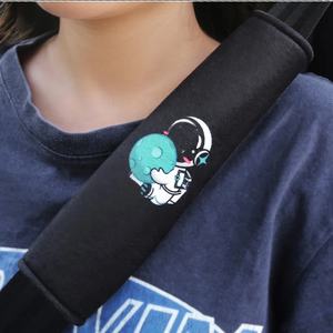 Fundas de cinturón de seguridad suave para coche KT, hombrera de <span class=keywords><strong>astronauta</strong></span> bonita, cinturones de seguridad de felpa, protección de hombro para adultos y niños, accesorios - Product Image 5