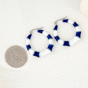 Pendientes de Aro de Resina Azul y Blanca Plateados en Plata 304 316, Joyería Clásica para Mujer - Product Image 3