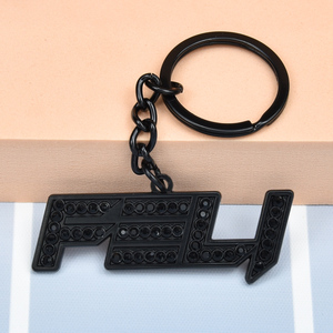 Porte-clés personnalisés en métal noir avec strass, en forme de lettre ou de palmier, cadeau promotionnel pour les voyages et les fêtes - Product Image 4