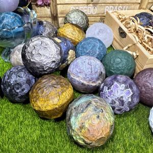 Kindfull Factory Vente Chaude Mélange de Lunes Artisanales en Cristal Naturel Multicolores et de Matériaux Variés de 5 cm pour Cadeaux - Product Image 2