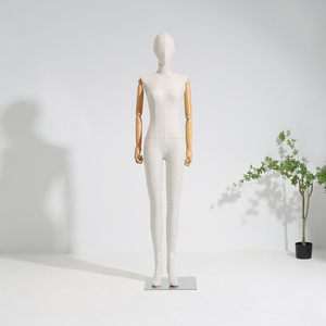<span class=keywords><strong>Maniquí</strong></span> Femenino Moderno con Manos de Madera Móviles y Cuerpo de Tela <span class=keywords><strong>para</strong></span> Exhibición de <span class=keywords><strong>Ropa</strong></span> en Escaparates - Product Image 4