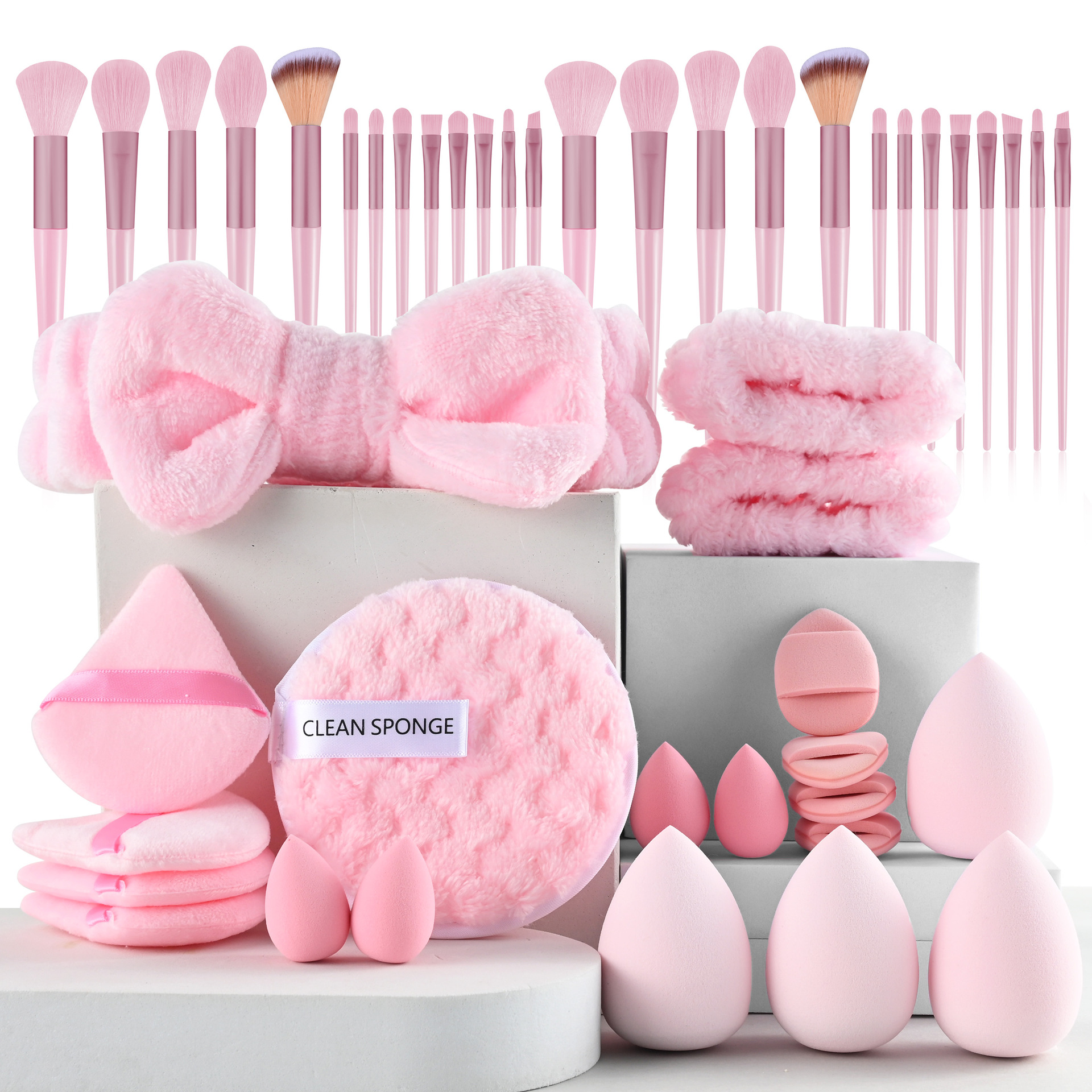 ชุดสูทสีชมพู 46 ชิ้น