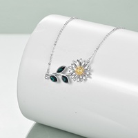 Nouveau design femmes bijoux 925 argent Sterling marguerite fleur cristal pendentif collier