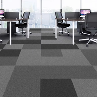 Moquette de bureau en nylon de couleur unie 50*50cm, carreaux de moquette de sol modernes avec dos en PVC