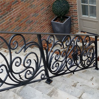Balustres en fer forgé avec design fantaisie design intérieur garde-corps