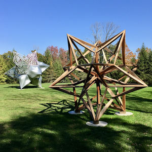 Sculpture d'art moderne célèbre en métal, sculpture d'étoile en acier inoxydable par Frank Stella - Product Image 3