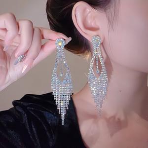 Pendientes de Perlas de Imitación con Forma de Corazón Vintage para Mujer, Tendencia 2026, Aleación de Zinc de Alta Calidad, Personalizados, para Fiestas - Product Image 4