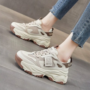 Baskets <span class=keywords><strong>compensées</strong></span> respirantes blanches pour femme, style Dad Shoes, idéales pour la marche et le <span class=keywords><strong>tennis</strong></span> - Product Image 4