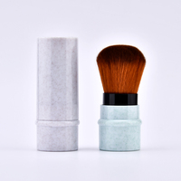 Pinceau Kabuki rétractable à motif marbré avec logo personnalisé, poils synthétiques doux, portable, pour le blush et la poudre libre, idéal pour les voyages