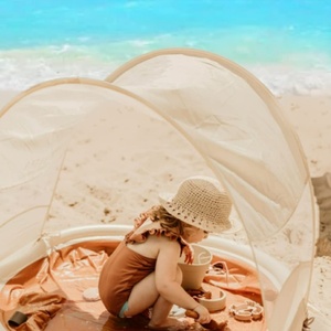 Colchón de Agua de PVC Grande y Elegante para Niños con Bolsa de Transporte y Sombrilla para Actividades en la Playa y la Piscina - Product Image 1