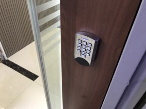 Clavier de contrôle d'accès RFID autonome CR807, étanche IP68, boîtier métallique, contrôleur d'accès de porte par carte EM 125KHz et mot de passe - Product Image 6