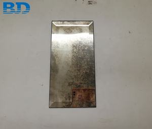 Piastrella in Vetro Specchiato Anticato con Bordo Smussato - Product Image 2