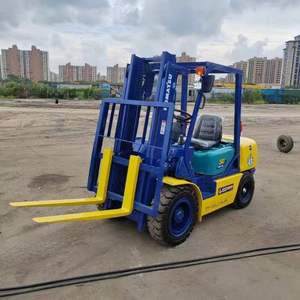 Chariot élévateur diesel japonais de 3 tonnes d'occasion de haute qualité FD30 4WD mât à deux étages prix bon marché - Product Image 3