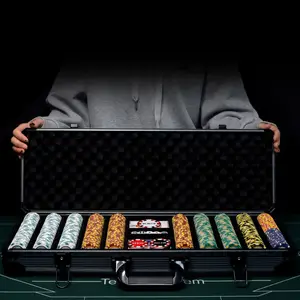 批发14g德州扑克粘土轮盘赌扑克游戏套装500件扑克玩家筹码套装