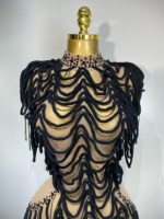 Costume de scène pour femmes, robe courte sexy en maille avec chaînes en strass, tenue de soirée en boîte de nuit