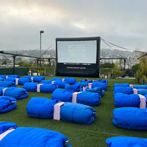 Sumérjase en el entretenimiento Experimente la magia de un cine acuático inflable/Pantalla de cine inflable