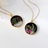 Collier pendentif en forme de champignon avec fleurs séchées faites à la main et breloque en résine transparente pour femmes et filles, bijoux vintage style Fairycore