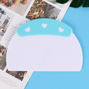 Outils à gâteaux en plastique 4-en-1 Spatule à pâtisserie Couteau à découper Crème Lissante Fondant Outil avec motif de fleurs Décoration - Product Image 4