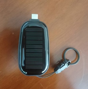 Nouvelle mini-banque d'alimentation solaire d'urgence en plastique - Compacte et portable sans fil pour une utilisation en extérieur - Product Image 3
