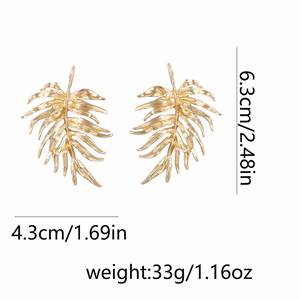 Pendientes de mujer de hoja de Betel de aleación creativa única de lujo ligero exagerado - Product Image 2