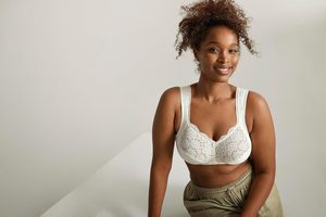 Sujetador <span class=keywords><strong>Wonderbra</strong></span> Floral Lace Everyday con Soporte Completo, Tirantes Acolchados y Sin Varillas - Product Image 6