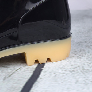 Men's Mid-Calf Rain Boots <b>Black</b> Plastic Non-Slip Work Boots <b>Low</b> <b>Heel</b> Medium Tube Solid Color - Product Image 5